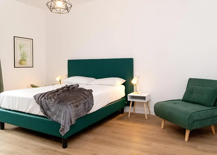 Penthouse Meda 169 -modern Near Tiburtina By Rhr