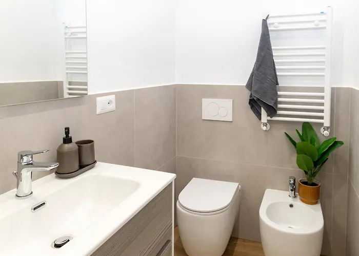 Penthouse Meda 169 -modern Near Tiburtina By Rhr