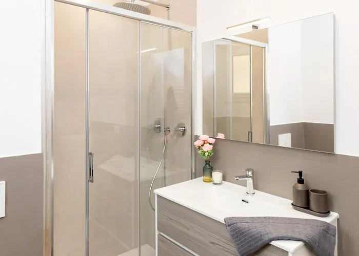 Penthouse Meda 169 -modern Near Tiburtina By Rhr דירה *