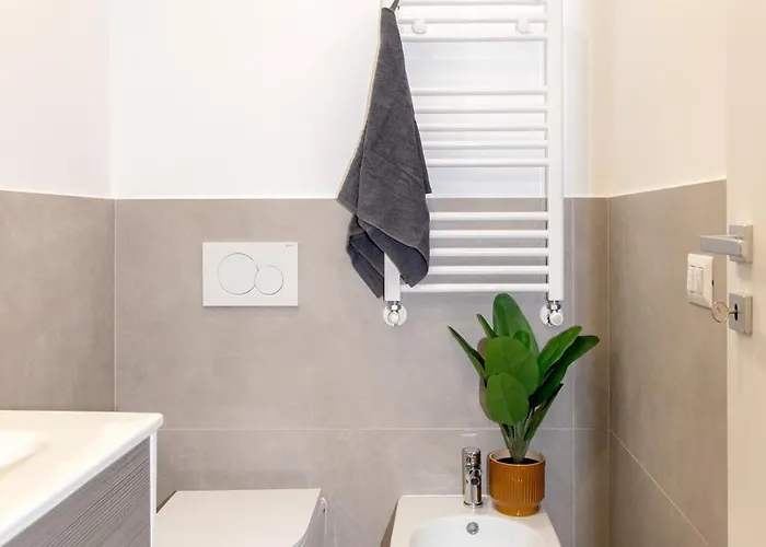 Penthouse Meda 169 -modern Near Tiburtina By Rhr דירה