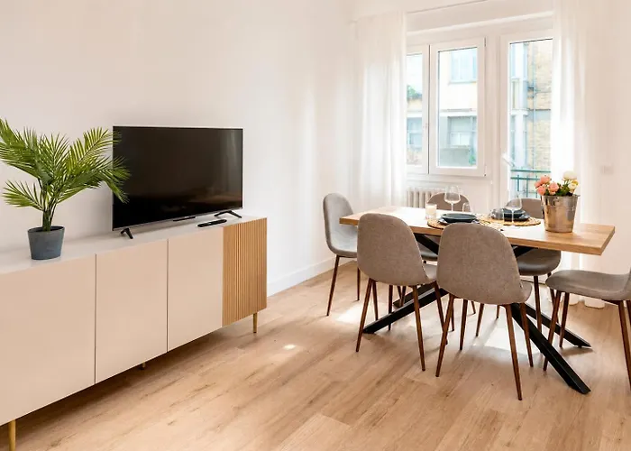 Penthouse Meda 169 -modern Near Tiburtina By Rhr רומא