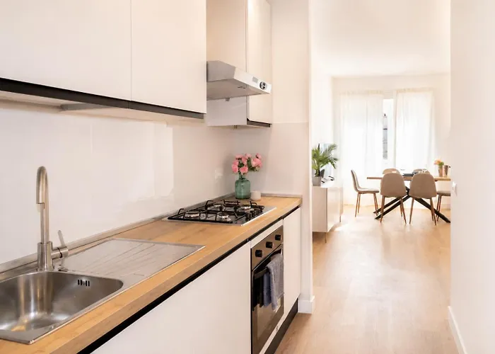Penthouse Meda 169 -modern Near Tiburtina By Rhr
