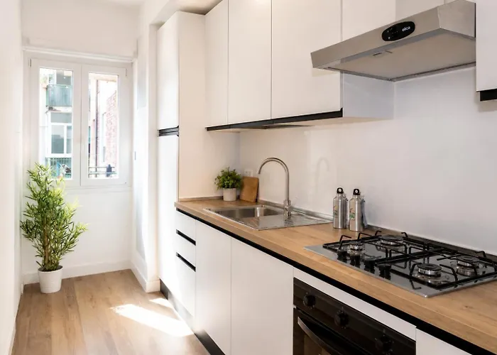 Penthouse Meda 169 -modern Near Tiburtina By Rhr * רומא